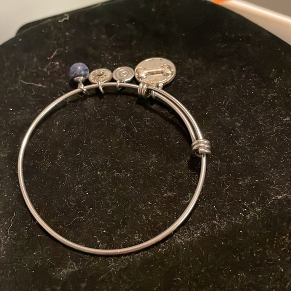 8” mixed metal silver tone adjustable bangle bracelet w/4 dog lover charms - Picture 7 of 16